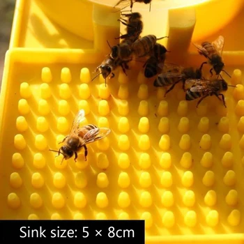 Honeycomb Bee Watering Feeder Пластмасов мед пчелно гнездо врата хранене питейна вода кутия безопасно нетоксичен лек за пчелар
