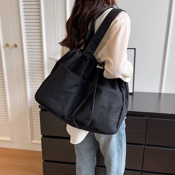 Жени Multi джоб чанта случайни платно голяма пазарска чанта лек модерен рамо чанта Y2k шнур пътуване чанта чанта