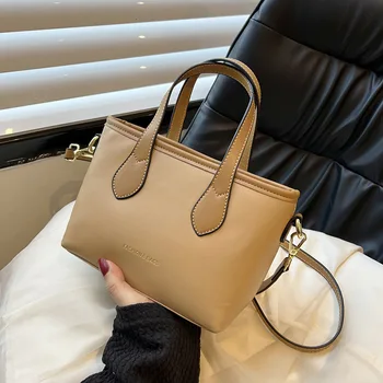 Мини малка чанта женска чанта Дамска чанта 2023 пролет нова проста чанта малка квадратна чанта тенденция мода лека луксозна чанта Crossbody чанта